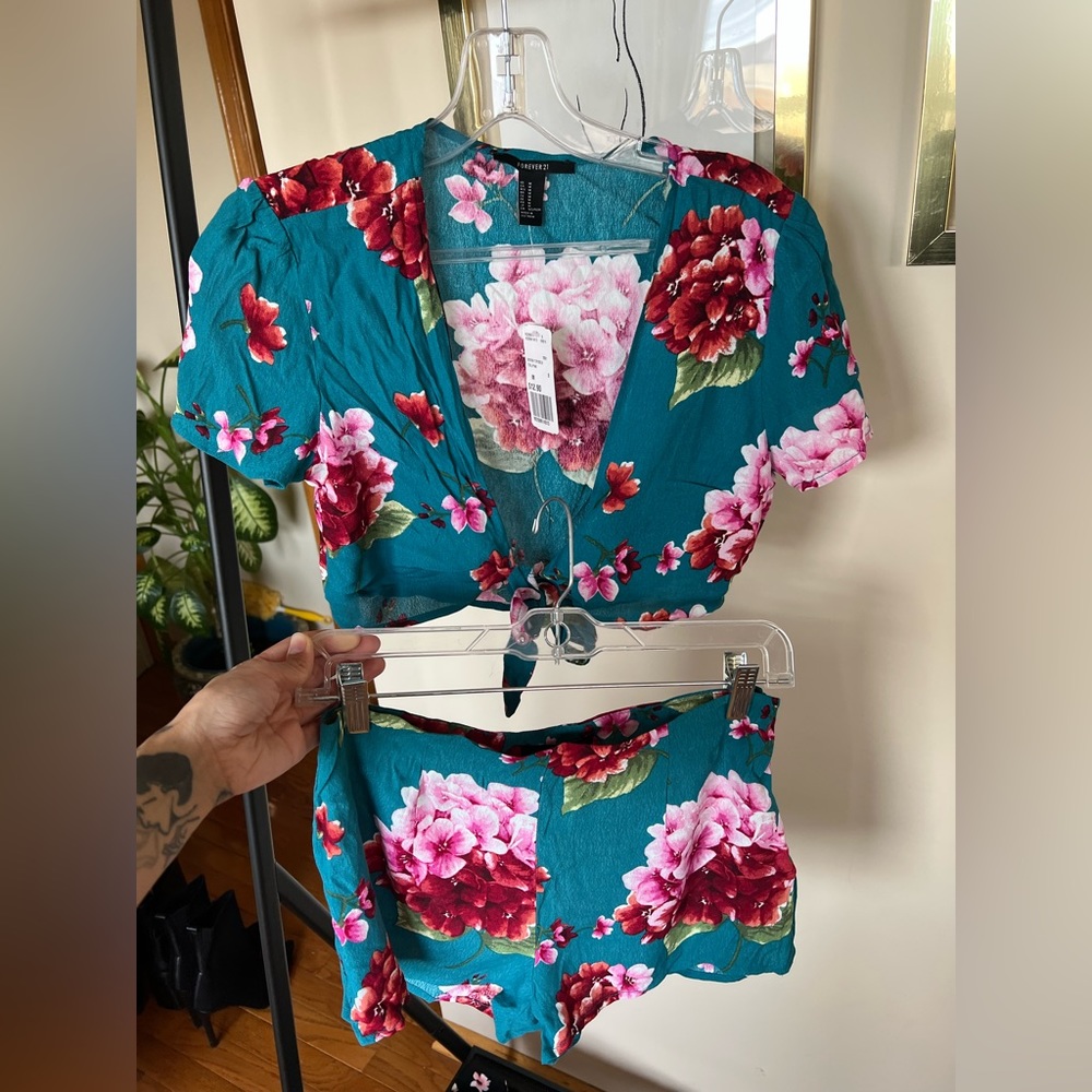 Forever 21 floral set